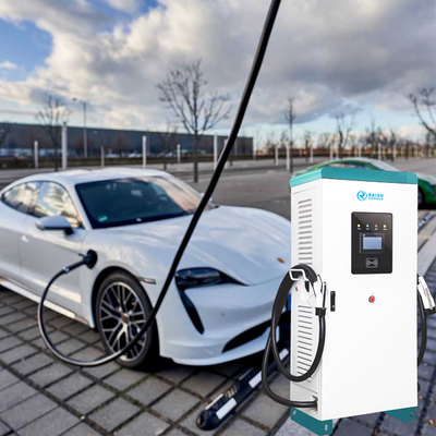 二重プラグが付いているスマートな Ocpp の公共 60kw EV の充電器 3 段階 380V