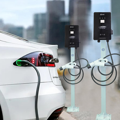 壁に取り付けられた AC EV 充電器 32A タイプ 2 LCD ディスプレイ付きポータブル Evse